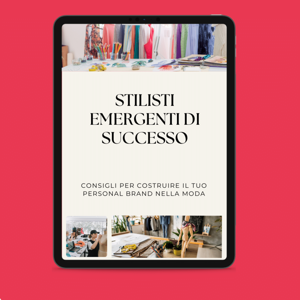 Un livre électronique intitulé "Successful Emerging Designers" est affiché sur l'écran d'une tablette. Il contient des conseils sur la manière de créer une marque personnelle dans le secteur de la mode, des photos de créateurs et des articles de mode sur fond rouge, ainsi que des informations sur les meilleures méthodes de production de la mode.