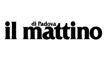 El logotipo matutino sobre fondo negro crea una elegante presencia de marca.