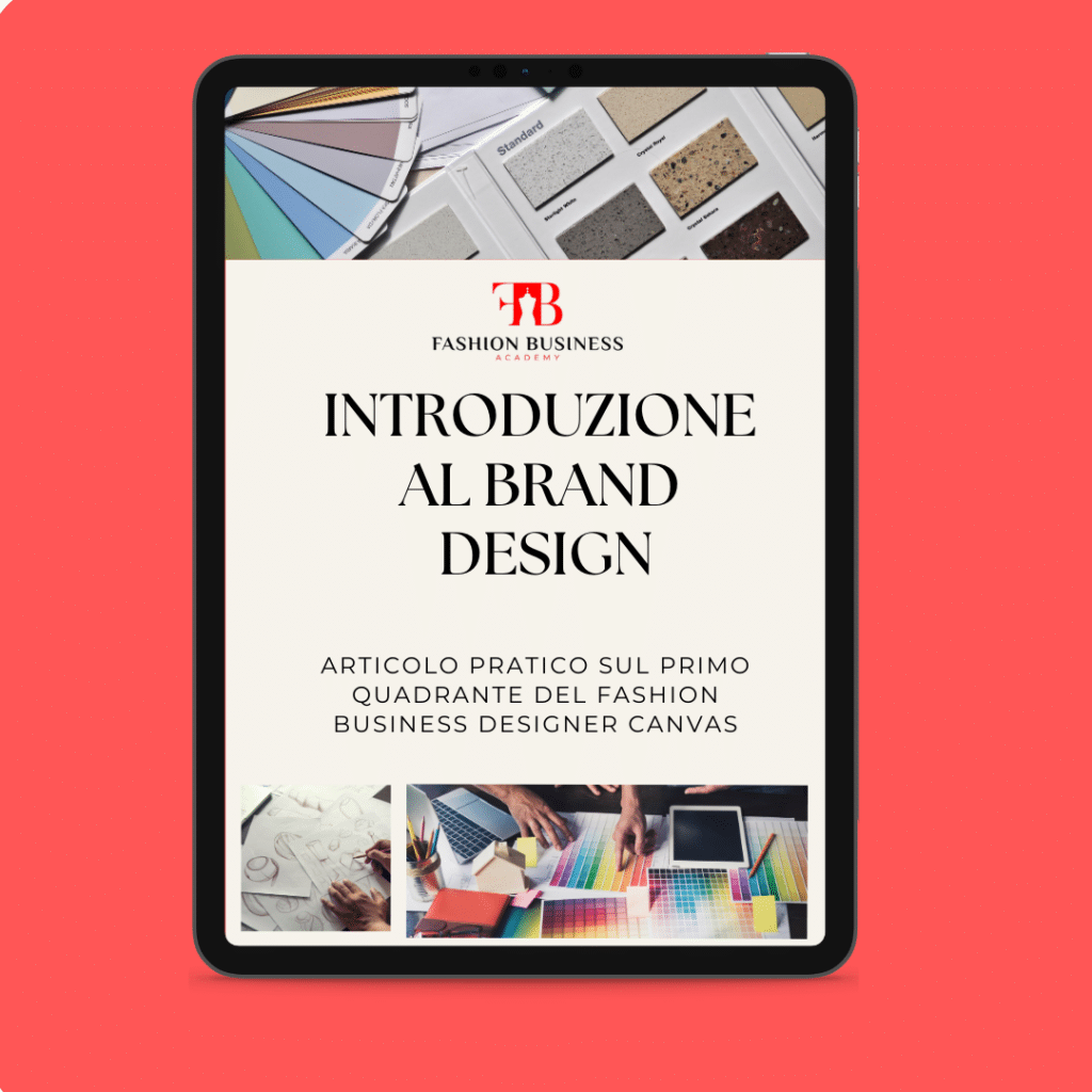 Tablet che mostra una pagina sull'"introduzione al design del marchio" correlata al business della moda, con immagini di campioni di tessuto e materiali di design sottostanti.