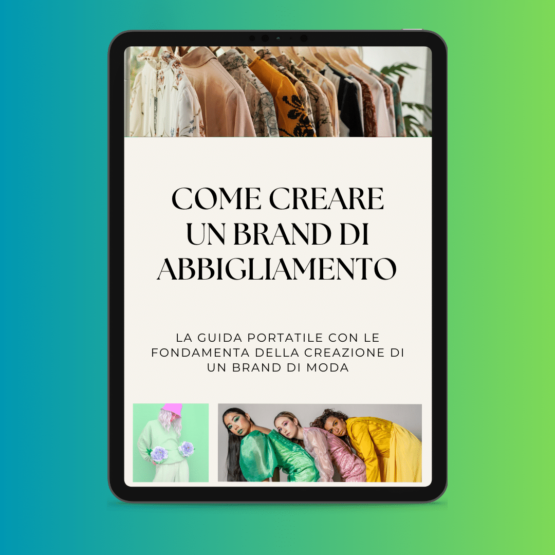 Tablette présentant un guide sur la création d'une marque de vêtements en italien, contenant des images de vêtements de mode et de mannequins.