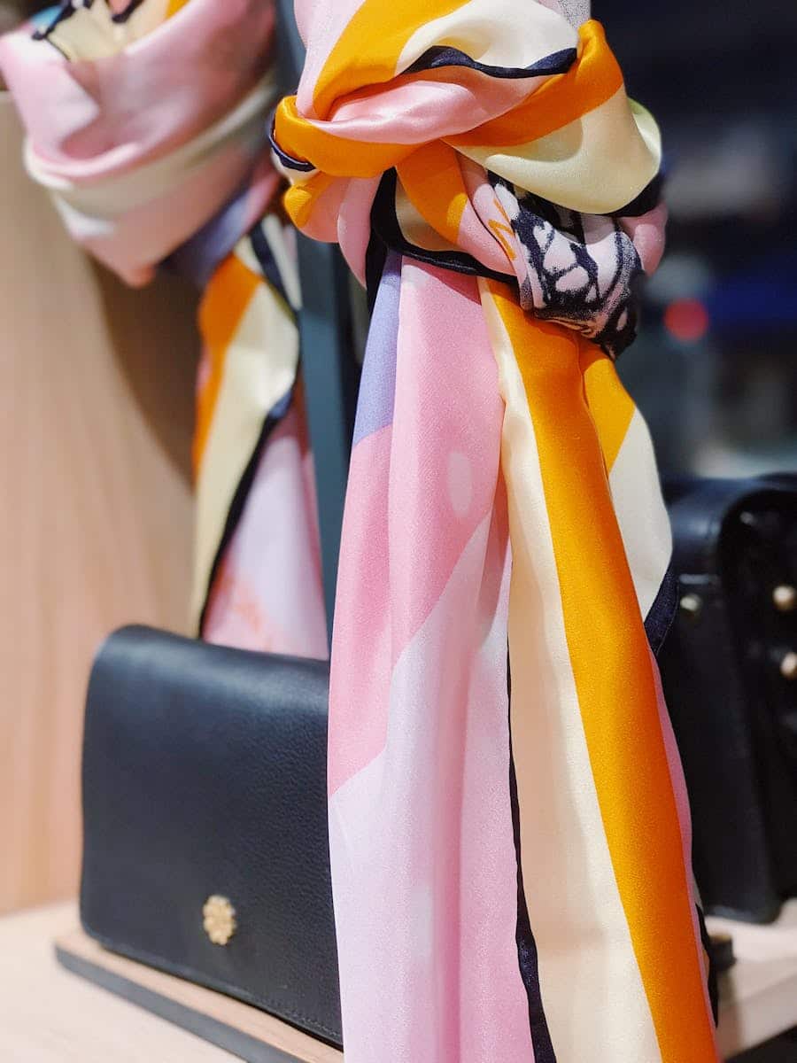 Textile rose et orange